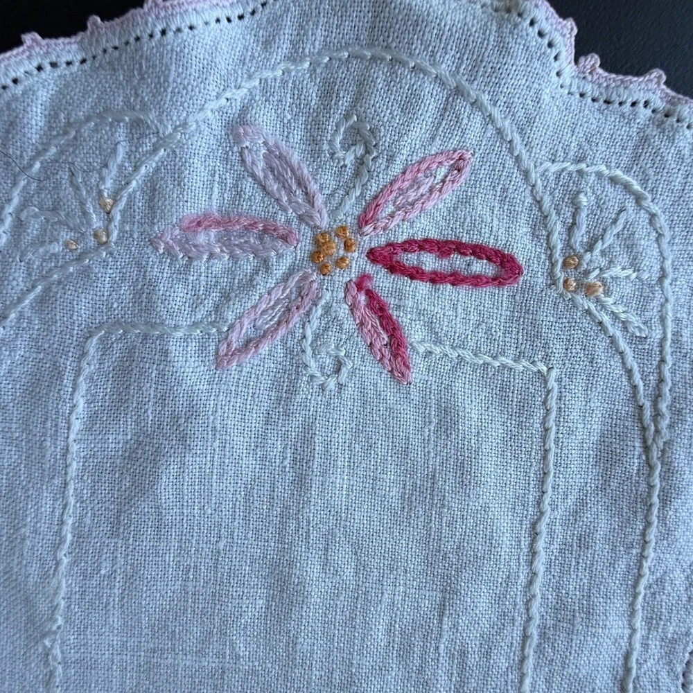 Vintage White Linen Doily Set 3pc Embroidered Lace Hot Biscuits Napkin